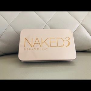 12 Synthetic Makeup Brushes with an iron box